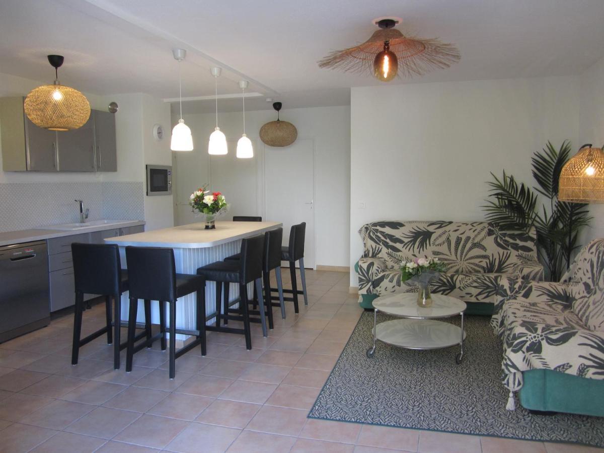 Appartement Les Cigales Rez De Jardin A 10Mn Des Plus Belles Plages Hyeres Bagian luar foto